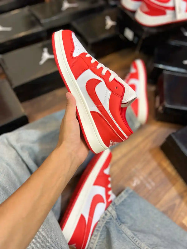Nike Air Jordan 1 Low ‘Chille Red’