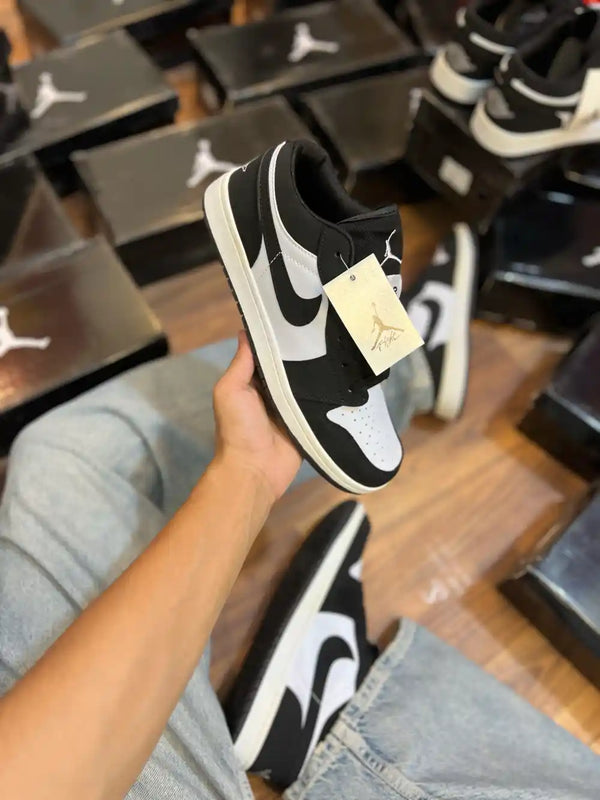 Nike Air Jordan 1 Low ‘Black Panda’