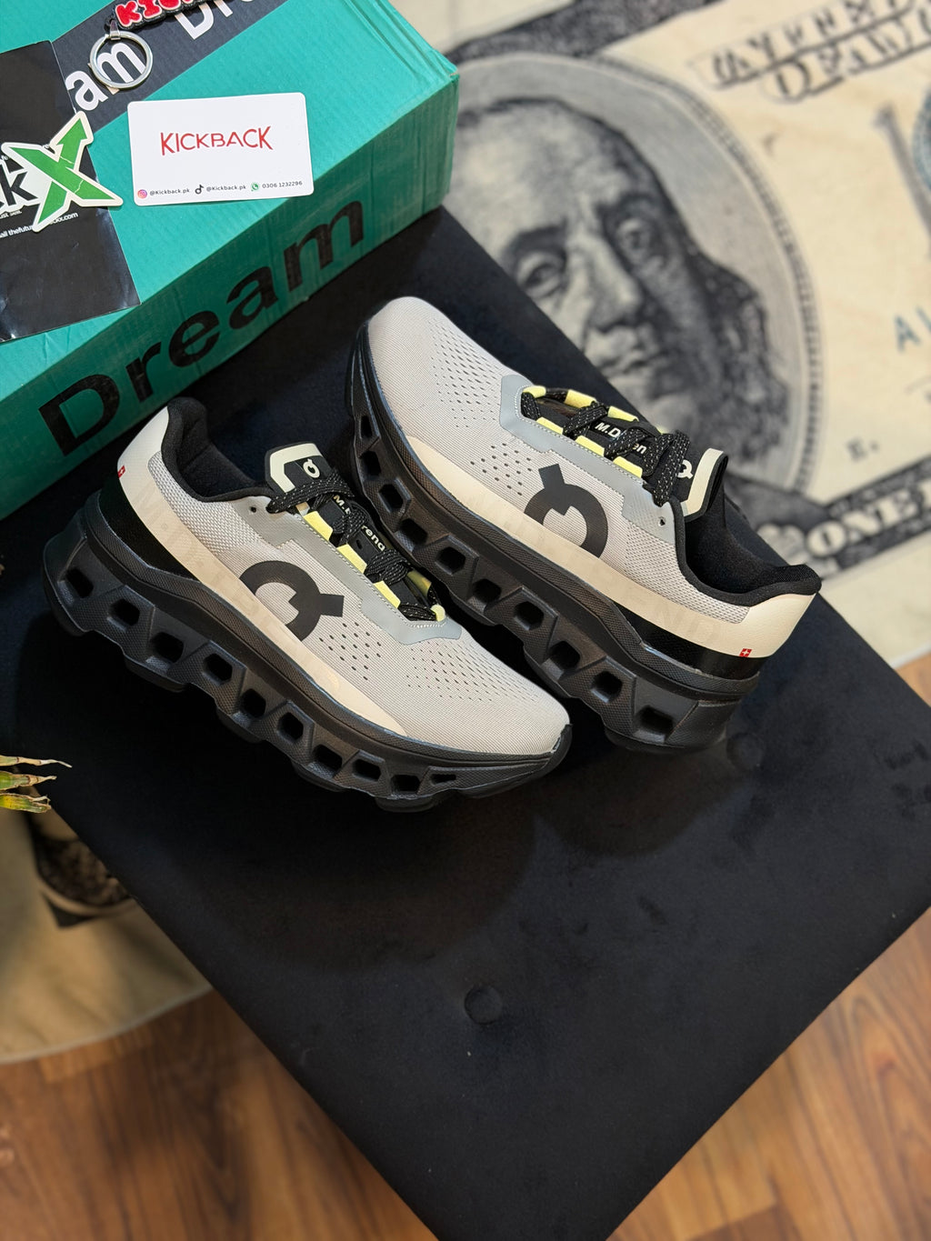On Cloud Monster 2 ( Grey )