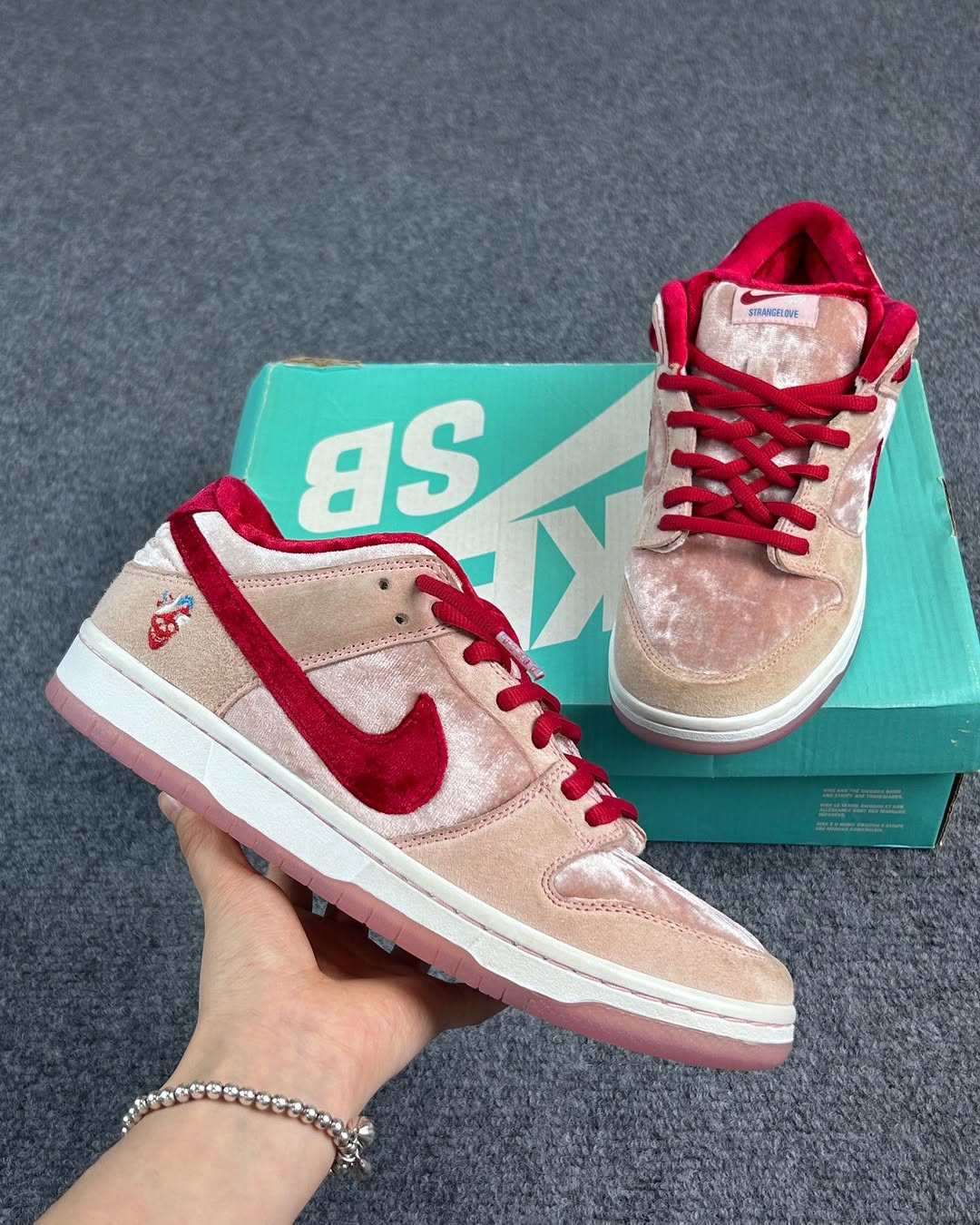 Nike Dunks Low X Strange Love ( PREMIUM + )🔥