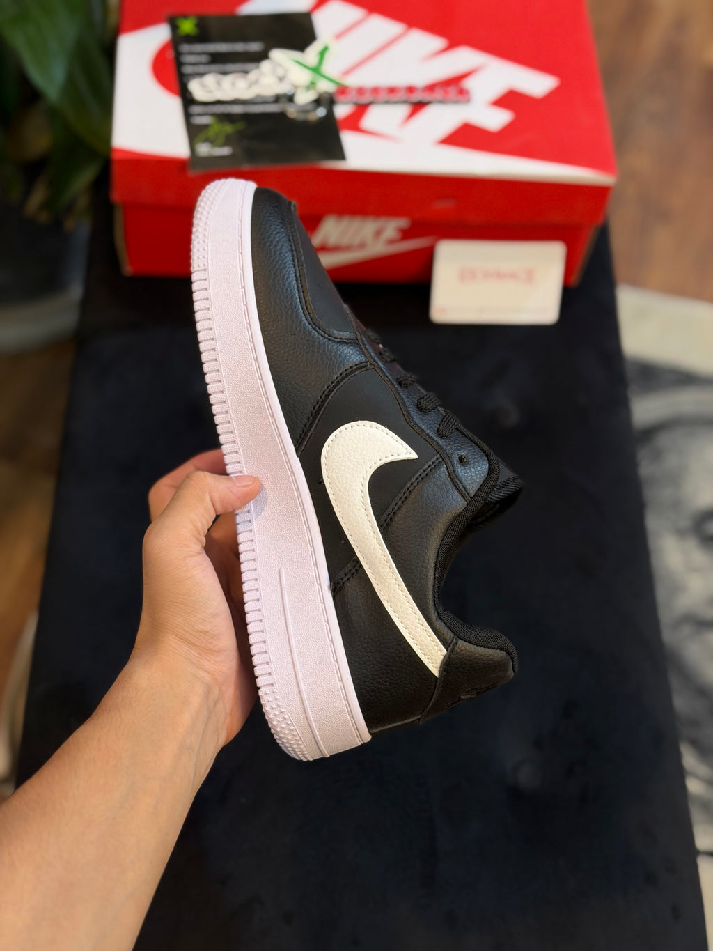 Nike Air Force 1 Black ( White Swoosh )