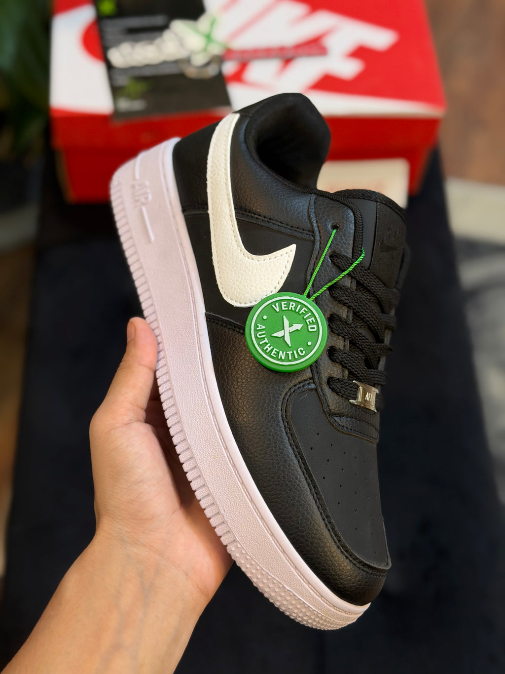 Nike Air Force 1 Black ( White Swoosh )