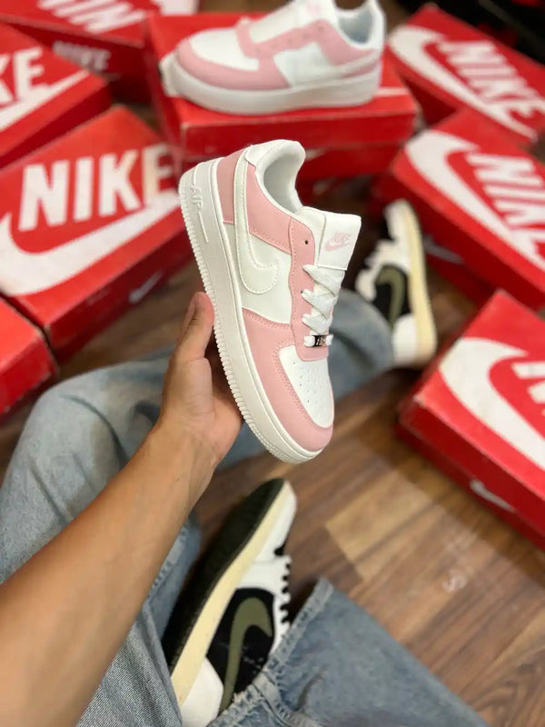 Nike Air Force 1 Pink