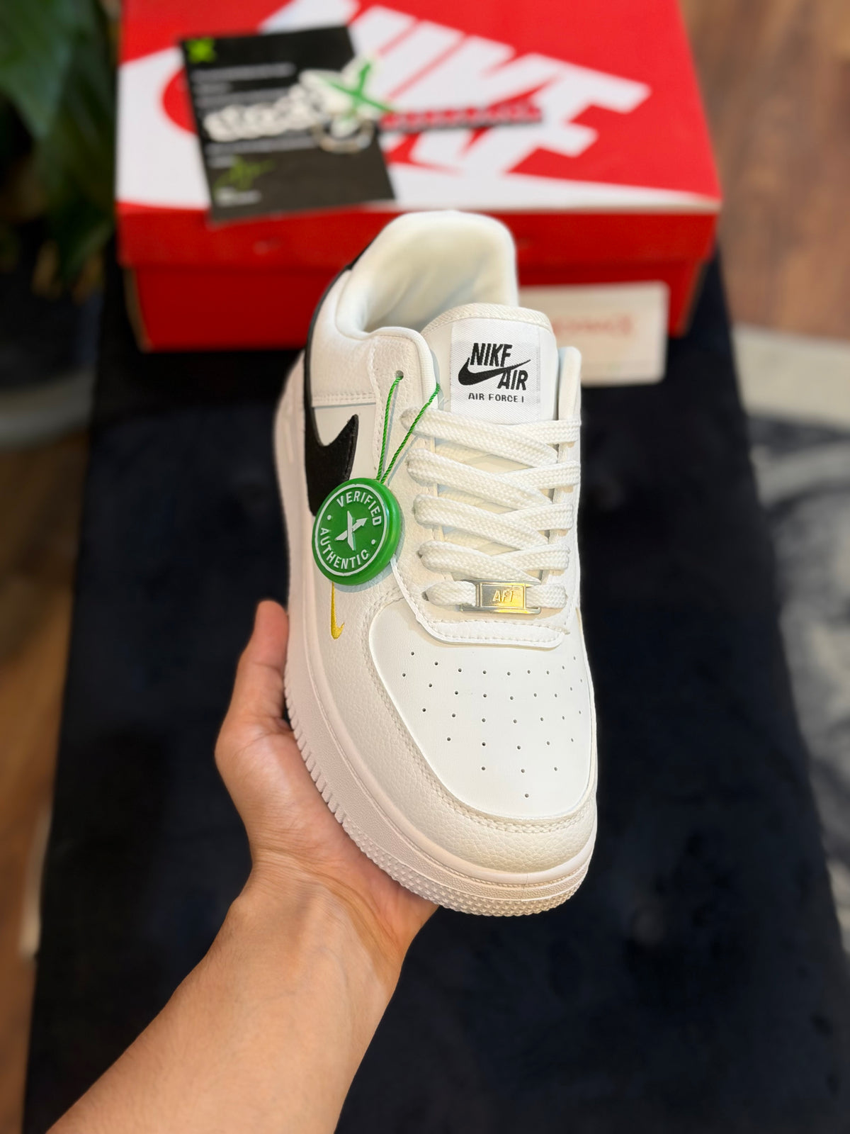 Nike Air Force 1  ( Black Swoosh )
