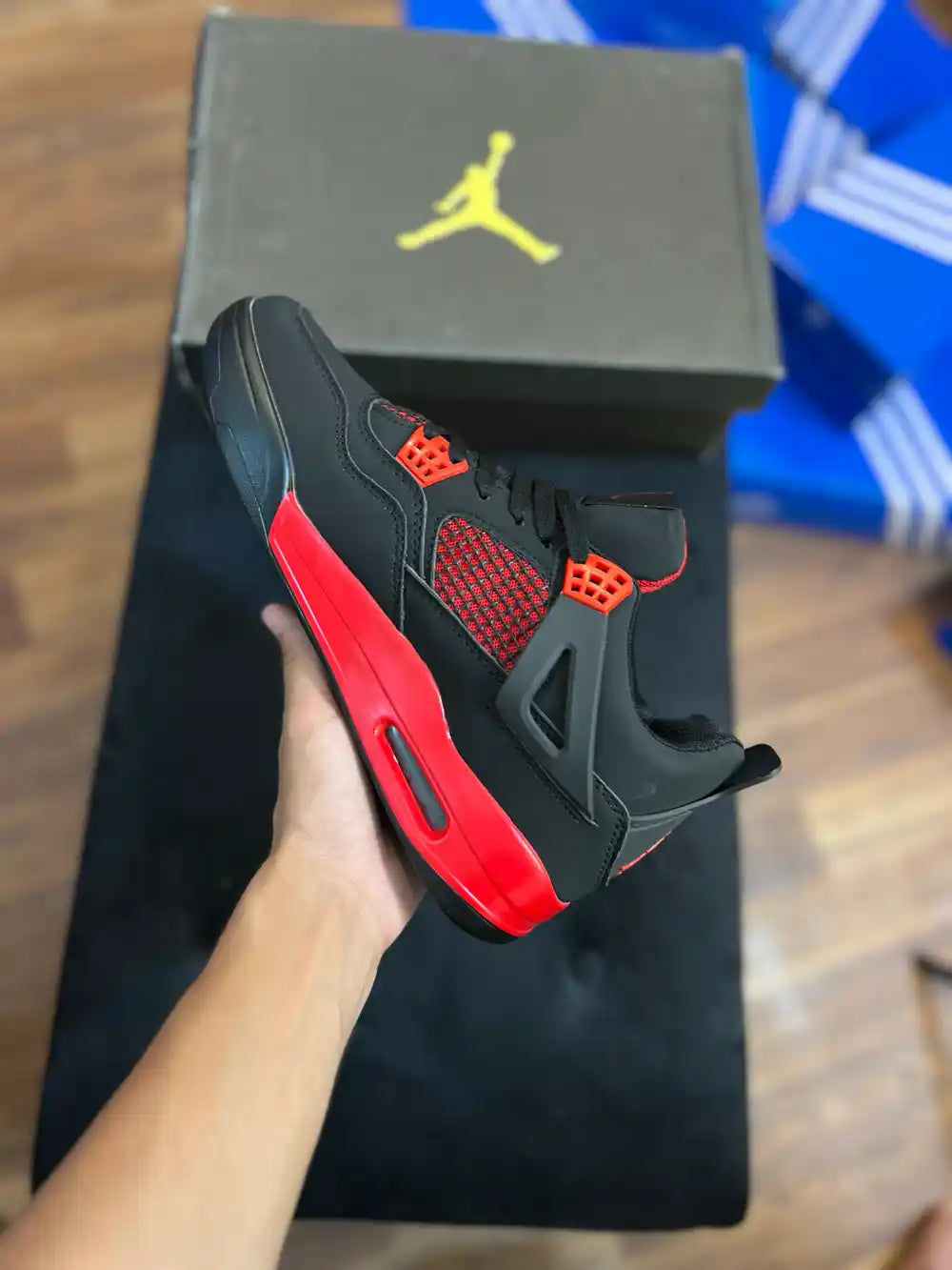 Jordan 4 Retro “Red Thunder” (Premium Packaging)
