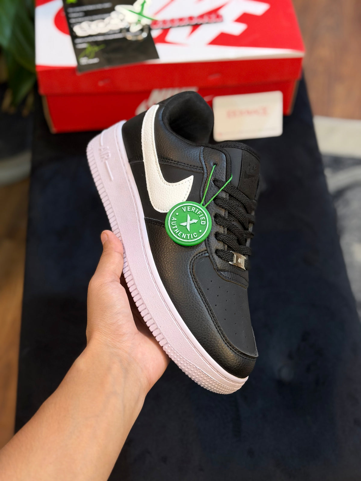 Nike Air Force 1 Black ( White Swoosh )