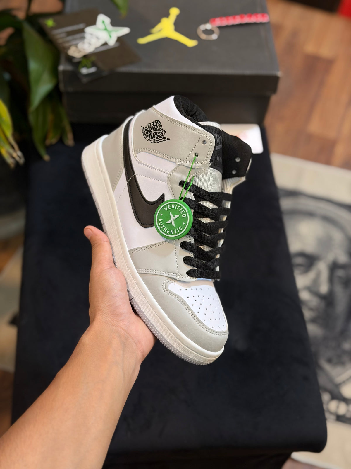 Jordan 1 High ( Smoke Grey) ( Premium Packing)