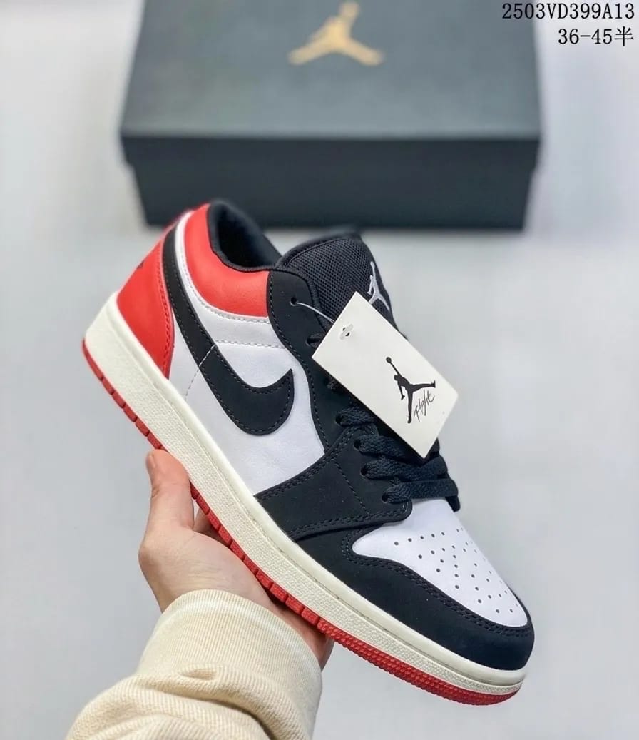 Nike Air Jordan 1 Low Retro ‘Bred Toe’