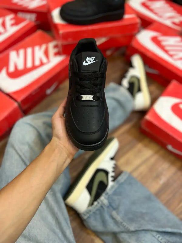 Nike Air Force 1 Triple Black